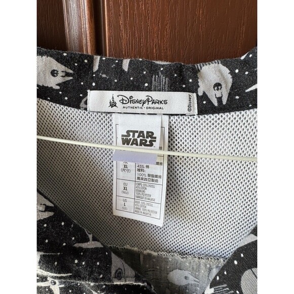 Disney Star Wars Shirt Mens L  Black Vented Button Up Millennium Falcon Button - Picture 2 of 8